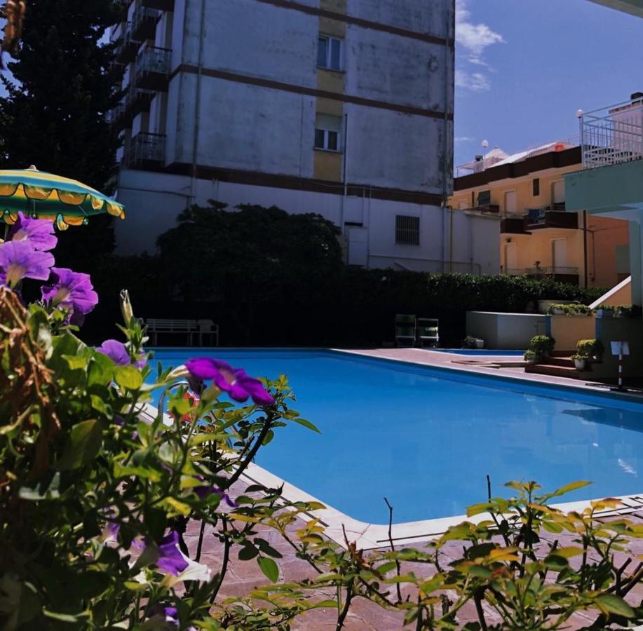 Hotel Susy Rivazzurra Di Rimini Esterno foto
